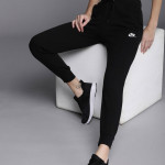 Sportwear Women Black Solid Essential Fleece Regular Fit Joggers